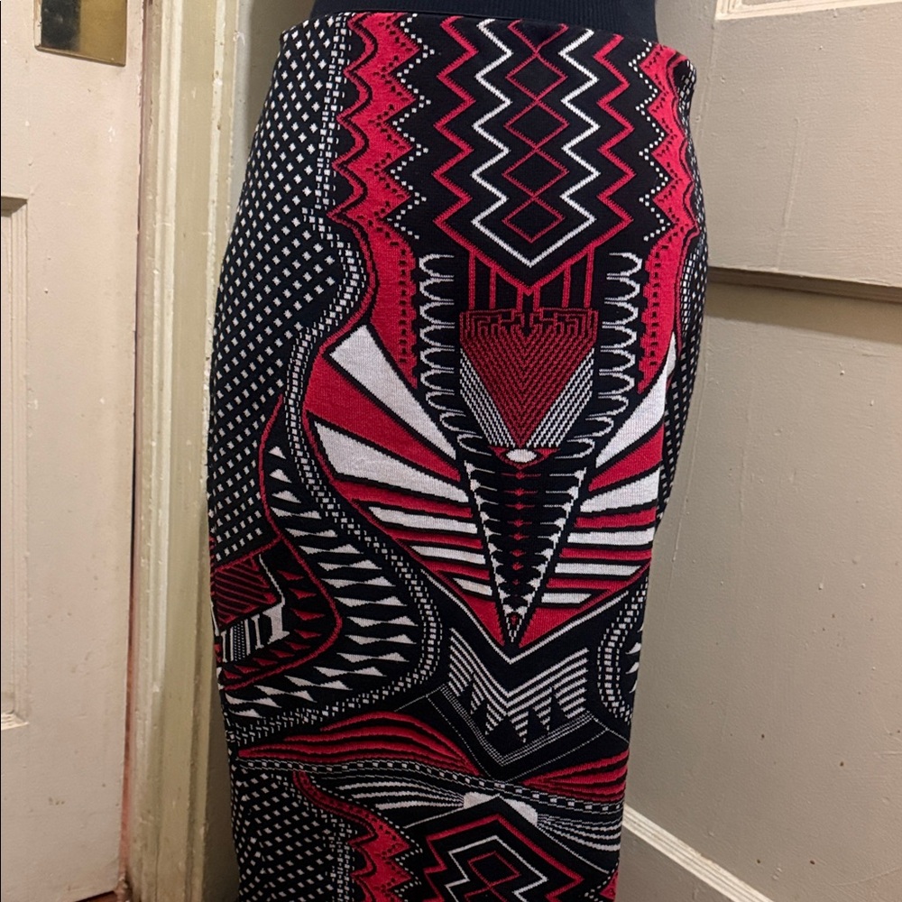Skirt Geometric Patterned Black & Red